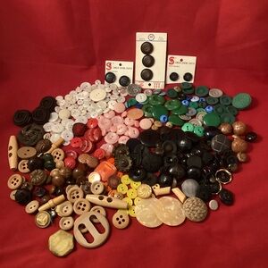 432 grams of colorful mixed material sewing buttons